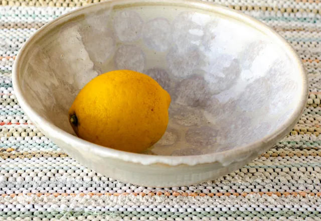 skål med citron